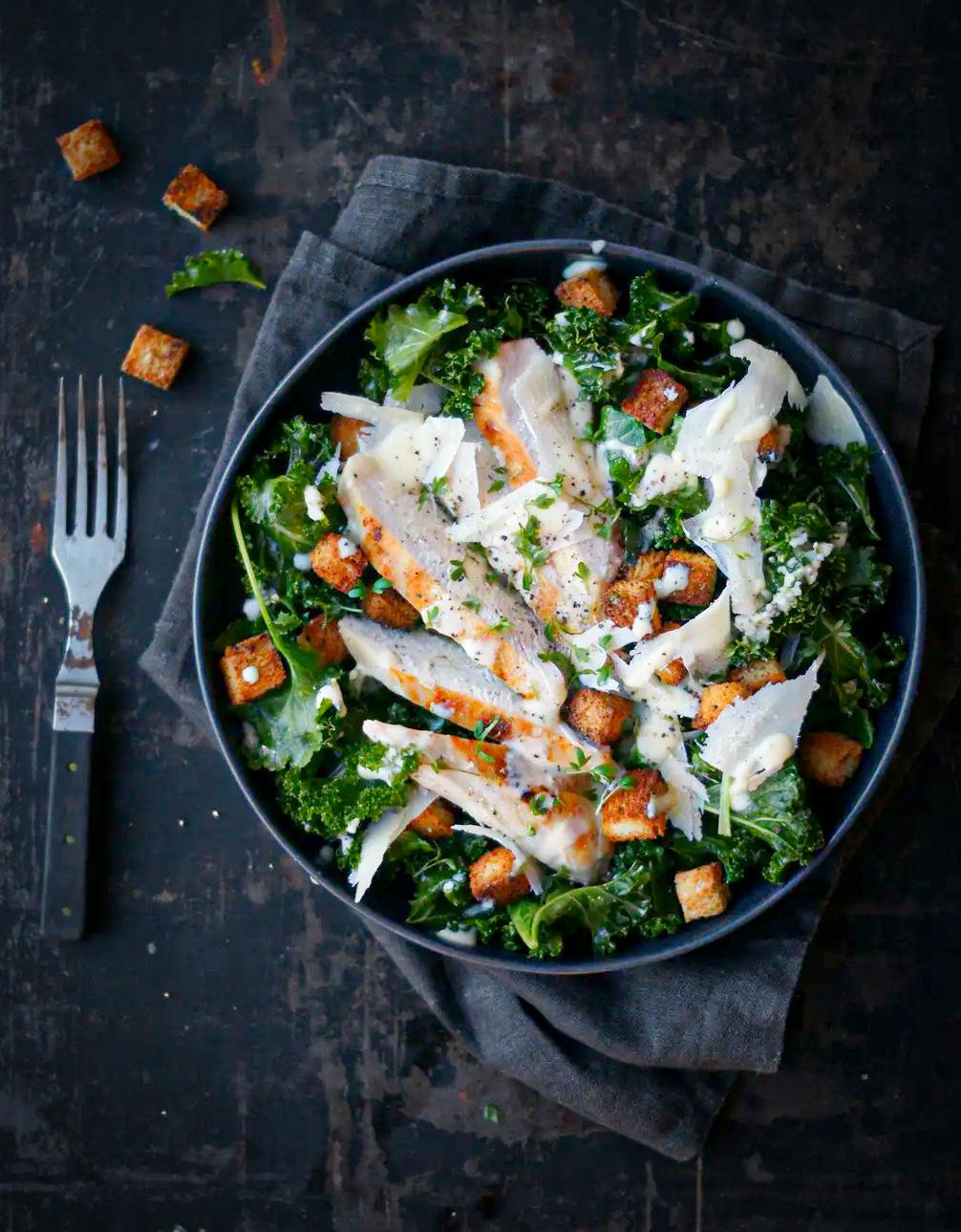 Caesarsallad med kyckling & grönkål