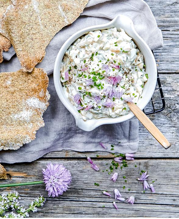 Gubbröra med karamelliserad lök