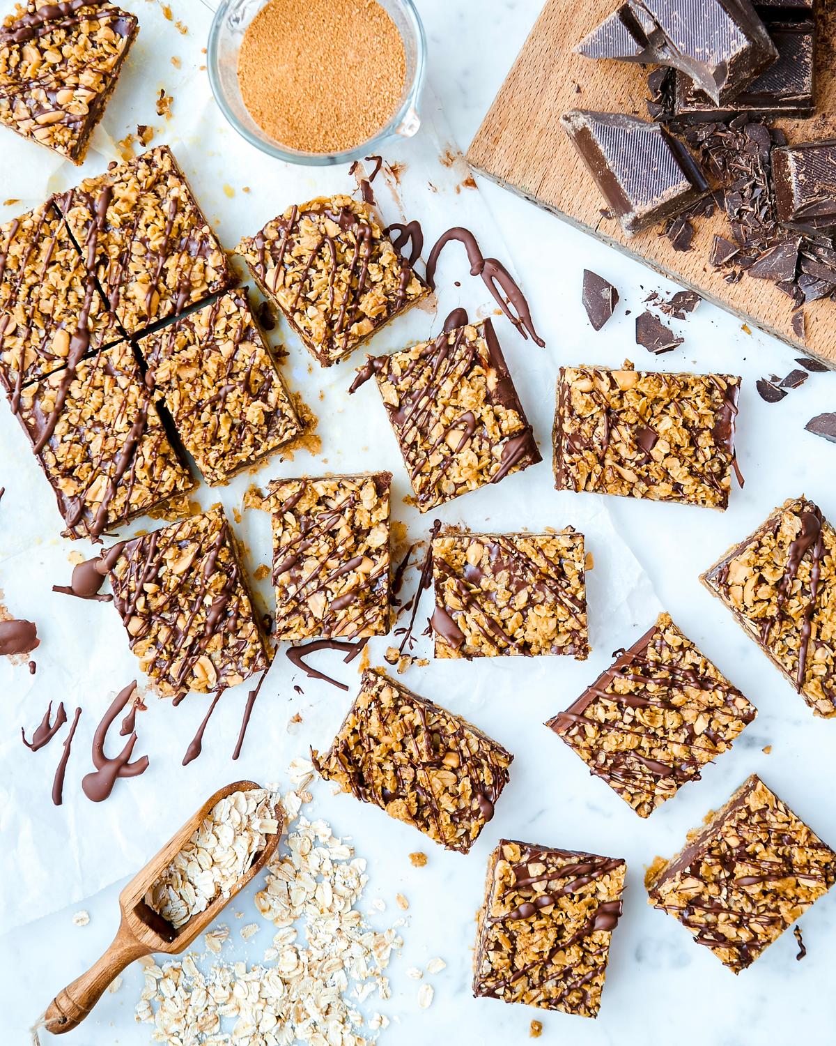 ”No bake” choklad- och havrerutor med jordnötssmör 