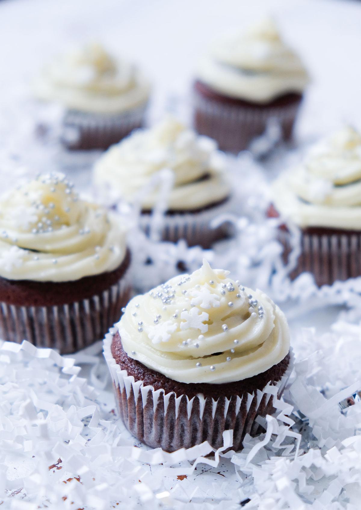 Choklad mini-muffins med Butter Rum Frosting
